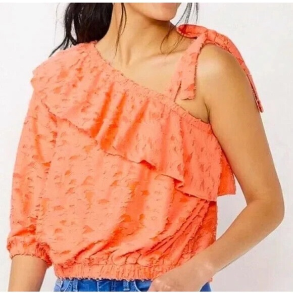 LC Lauren Conrad Tops - ❤️2/$15 or 3/$21❤️ NWOT LC Lauren Conrad Peach Cold Shoulder Top, Size M